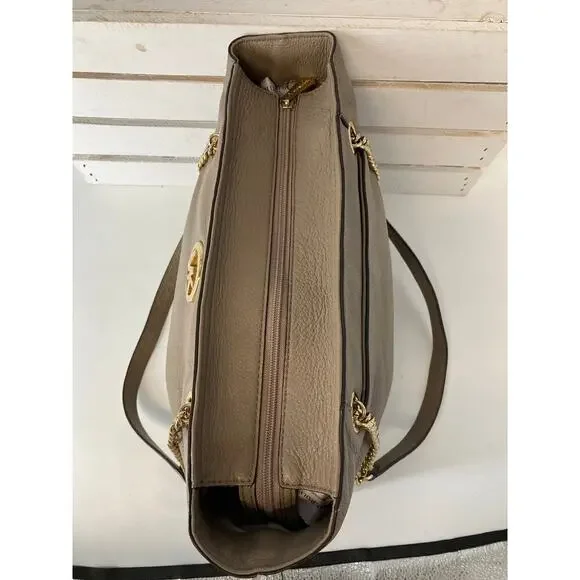 MICHAEL KORS, LARGE TAUPE, GRAY PEBBLED LEATHER SHOULDER BAG - Picture 9 of 16